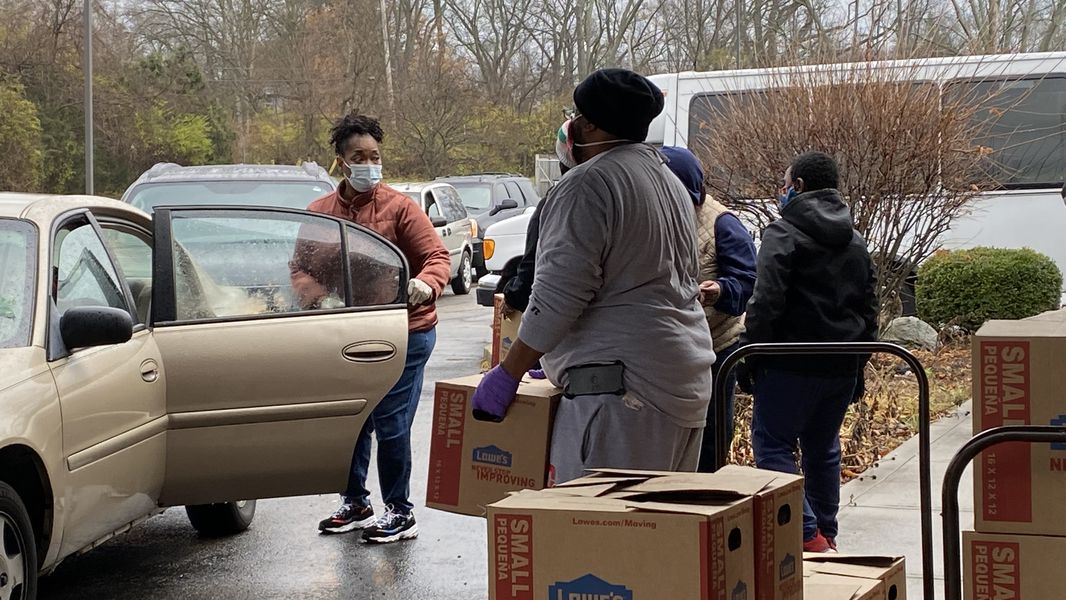 St. Luke Missionary Baptist church gives out 150 boxes of Thanksgiving food to those in need